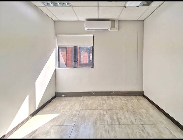 252M² OFFICE TO LET IN WILLOWBROOK